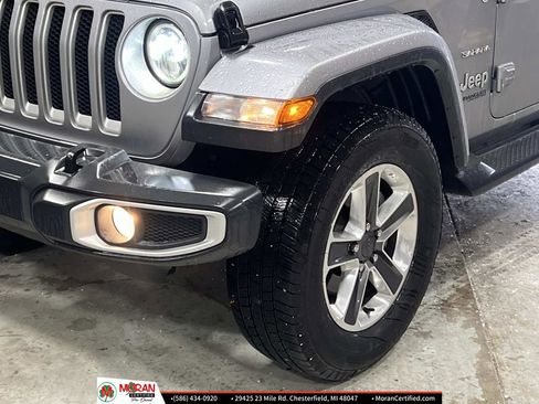 Used 2018 Jeep Wrangler Unlimited Sahara image 8