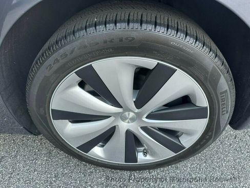 Used 2020 Tesla Model S Long Range Plus image 26