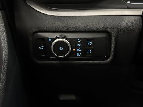 Used 2023 Ford Explorer XLT w/ Equipment Group 202A image 25