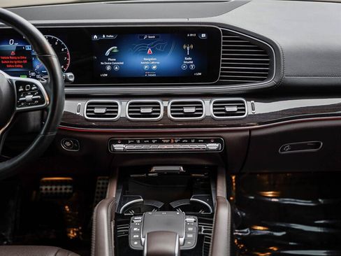 Used 2022 Mercedes-Benz GLS 450 4MATIC image 18