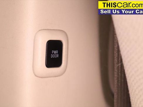 Used 2011 Toyota Sienna LE image 26