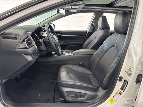 Used 2020 Toyota Camry XSE image 13