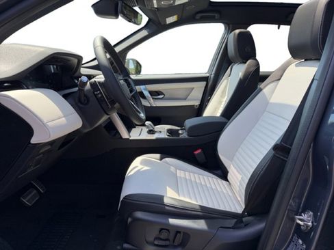 New 2026 Land Rover Discovery Sport Landmark AWD/4WD image 10