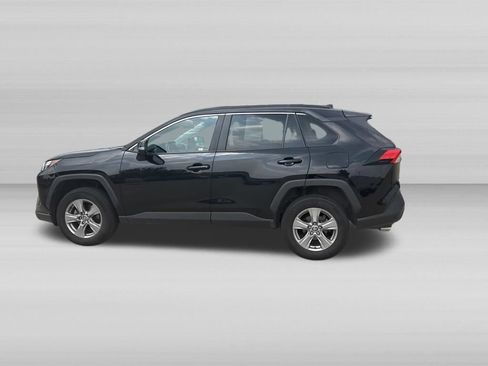 Used 2025 Toyota RAV4 XLE AWD/4WD image 8