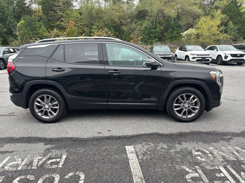 Used 2023 GMC Terrain SLT AWD/4WD image 4