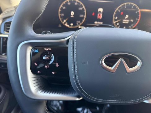 Certified 2025 INFINITI QX80 Sensory image 17