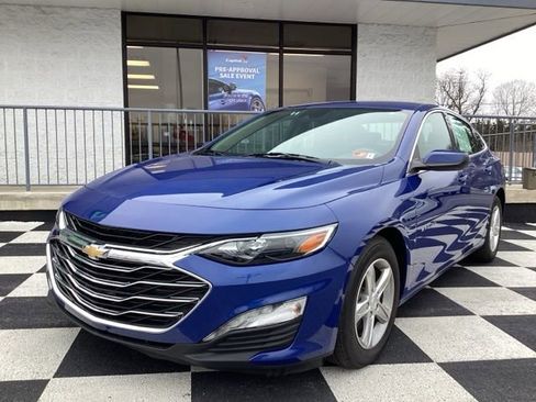 Used 2023 Chevrolet Malibu LT image 1