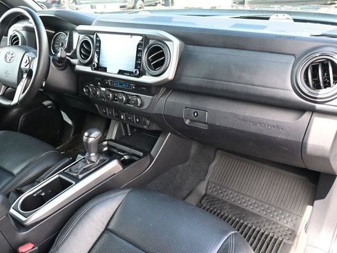 Used 2020 Toyota Tacoma Limited AWD/4WD image 11