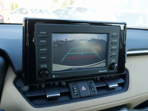 Used 2022 Toyota RAV4 XLE Premium image 28