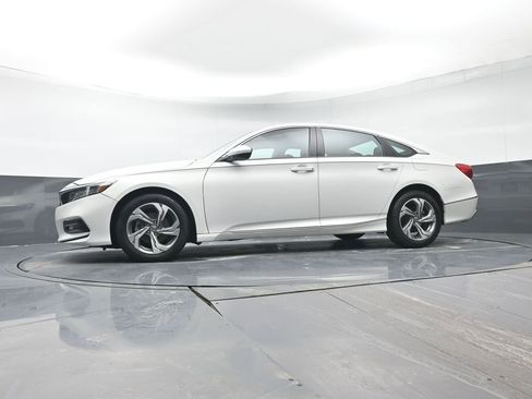 Used 2019 Honda Accord EX image 32