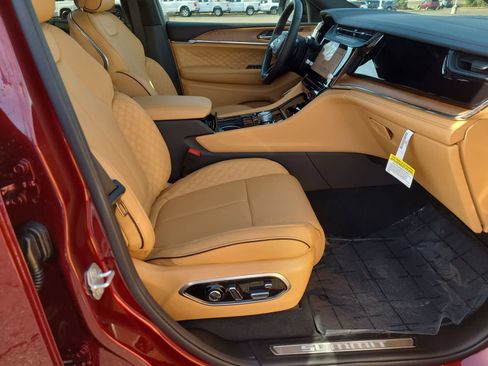 New 2026 Jeep Grand Cherokee Summit w/ Obsidian Package image 22