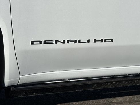 New 2026 GMC Sierra 2500 Denali w/ Denali Reserve Package AWD/4WD image 17