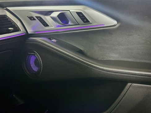 Used 2024 BMW XM image 17