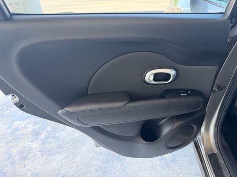 Used 2018 Kia Soul + FWD image 40