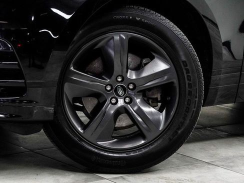 Used 2025 Land Rover Range Rover Velar Dynamic SE image 3