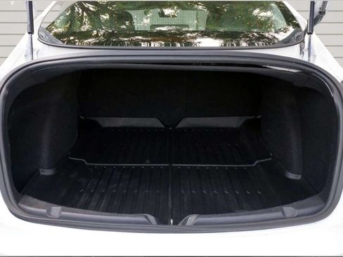 Used 2019 Tesla Model 3 Standard Range RWD image 10