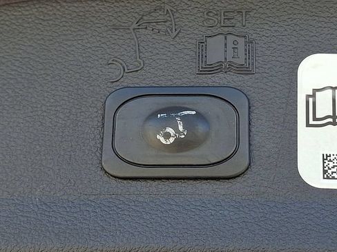 Used 2017 Ford Escape Titanium AWD/4WD image 32