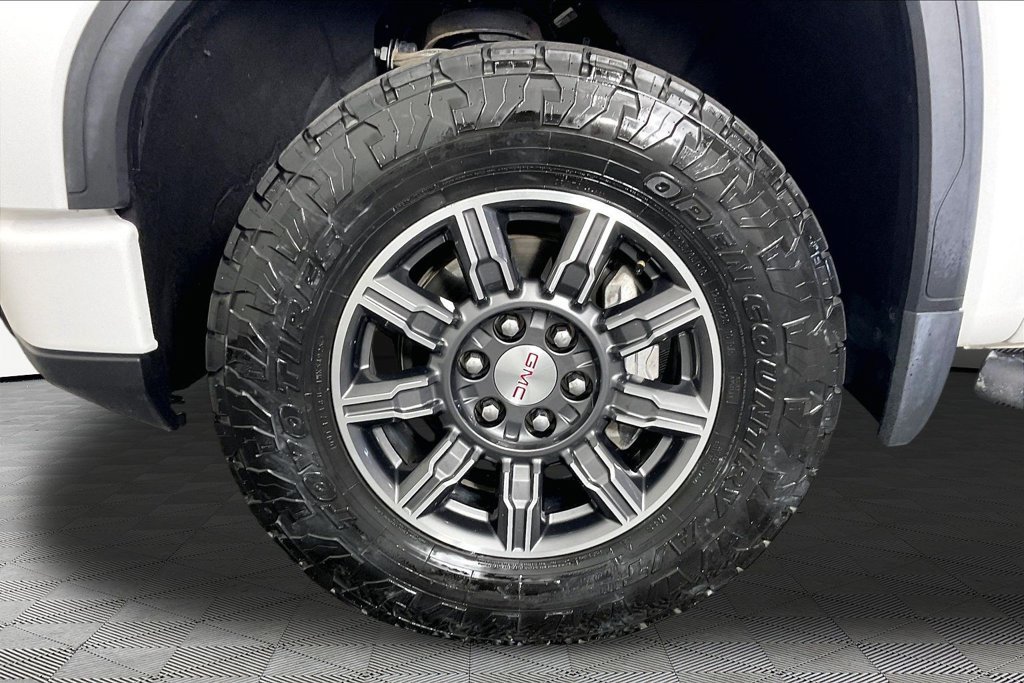 Used 2024 GMC Sierra 1500 AT4 w/ Technology Package AWD/4WD image 30