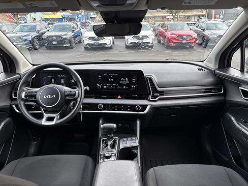 Used 2025 Kia Sportage LX AWD/4WD image 25
