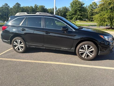 Used 2018 Subaru Outback 2.5i Limited AWD/4WD image 8
