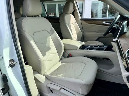 Used 2024 Volkswagen Atlas SE image 22