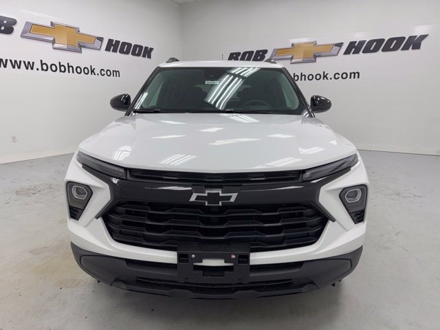 New 2026 Chevrolet TrailBlazer LT w/ Midnight Edition AWD/4WD image 2