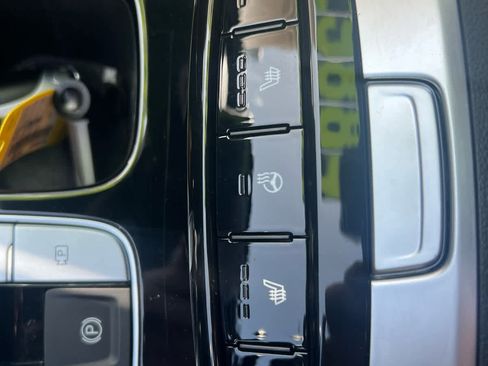 Used 2022 Hyundai Santa Cruz Limited image 32