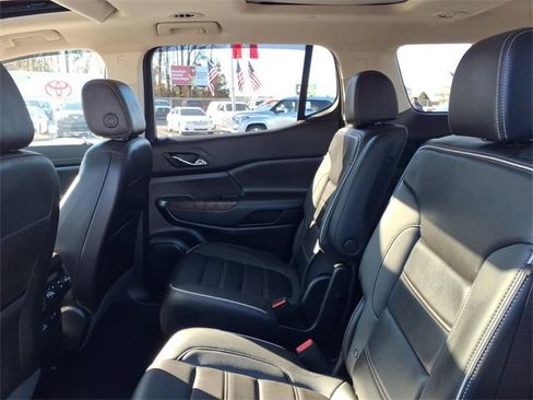 Used 2022 GMC Acadia Denali w/ Denali Technology Package image 7