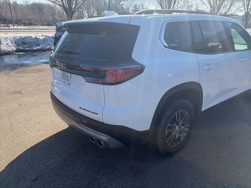 Used 2025 GMC Acadia Elevation image 5