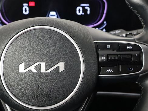 Used 2025 Kia Sportage EX FWD image 10