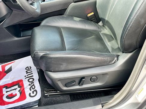 Used 2023 Nissan Rogue SV image 12