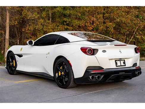 Used 2020 Ferrari Portofino image 2