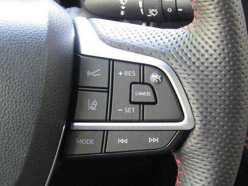Used 2025 Toyota Sienna XSE AWD/4WD image 29