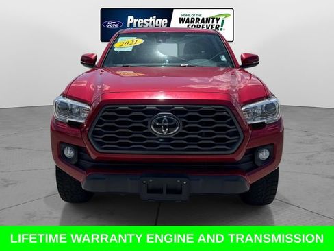 Used 2021 Toyota Tacoma TRD Off-Road w/ Technology Package AWD/4WD image 9