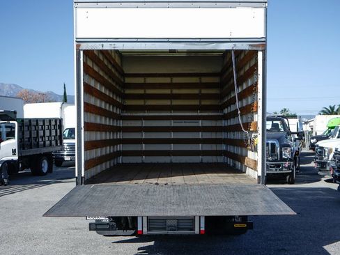 Used 2017 Ford F550 2WD Regular Cab Super Duty image 8