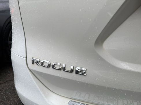 Used 2016 Nissan Rogue SL w/ SL Premium Package AWD/4WD image 9