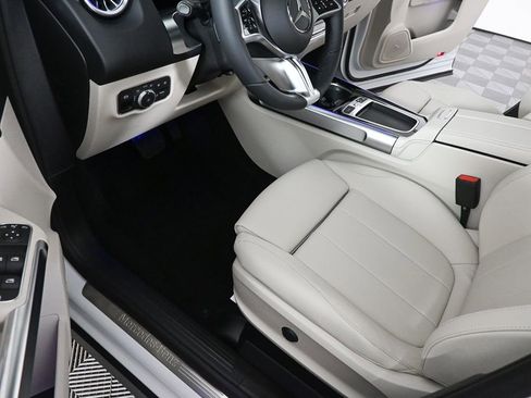 New 2026 Mercedes-Benz GLB 250 4MATIC image 7