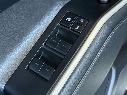 Certified 2023 Toyota Highlander XLE image 19