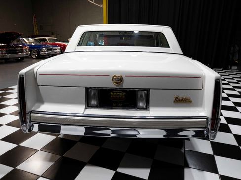 Used 1990 Cadillac De Ville Coupe image 21