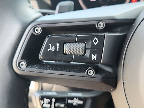 Certified 2025 Porsche 911 Carrera image 18