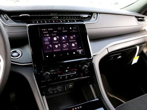 New 2025 Jeep Grand Cherokee L Altitude RWD image 13