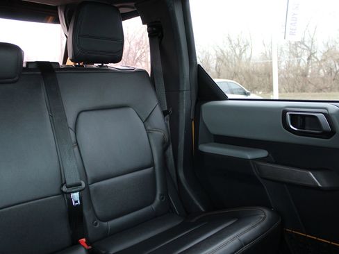 Used 2021 Ford Bronco Badlands image 14