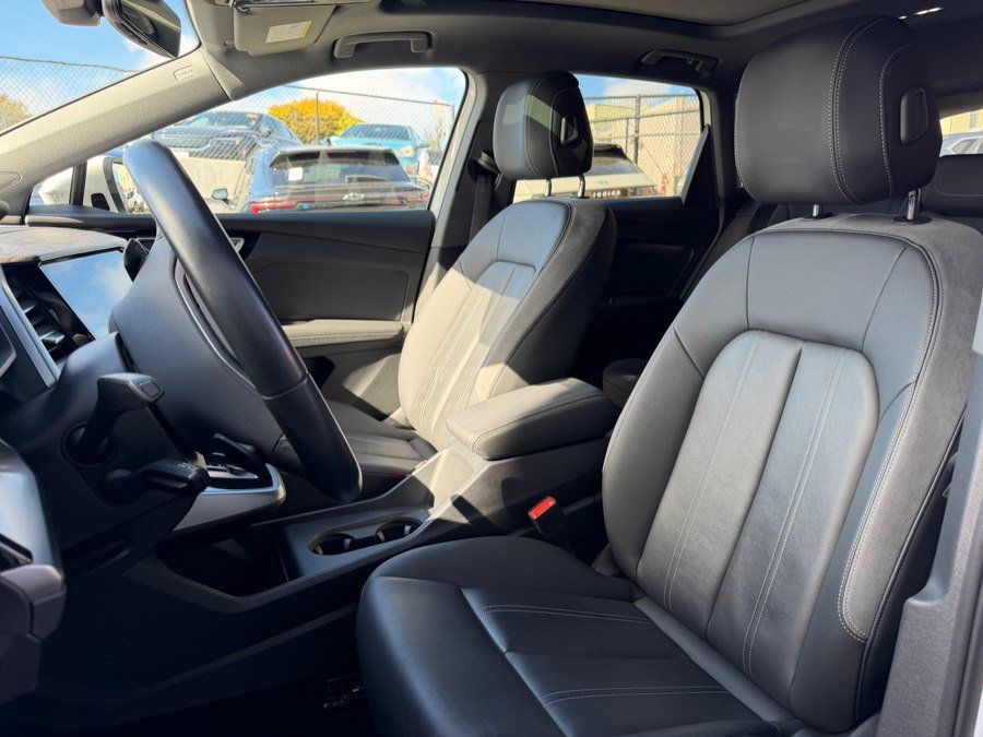 Used 2024 Audi Q4 e-tron Premium Plus w/ Premium Plus AWD/4WD image 19
