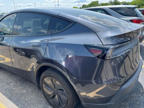Used 2026 Tesla Model Y 2WD image 10