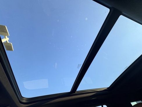 Used 2023 Cadillac Escalade Sport w/ LPO, ONYX Package image 32