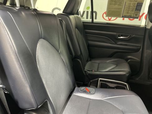 Used 2025 Toyota Grand Highlander AWD image 14