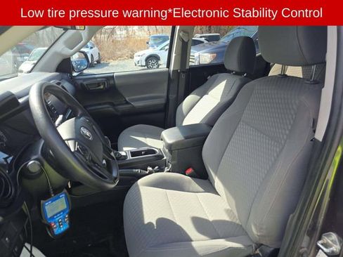 Used 2022 Toyota Tacoma SR image 5
