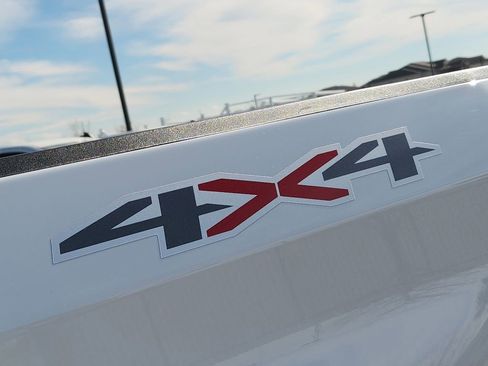 Used 2024 Chevrolet Silverado 1500 LT image 15