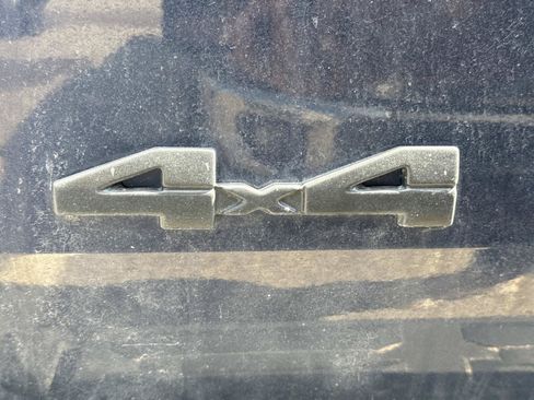 Used 2022 Toyota Tundra SR5 AWD/4WD image 9