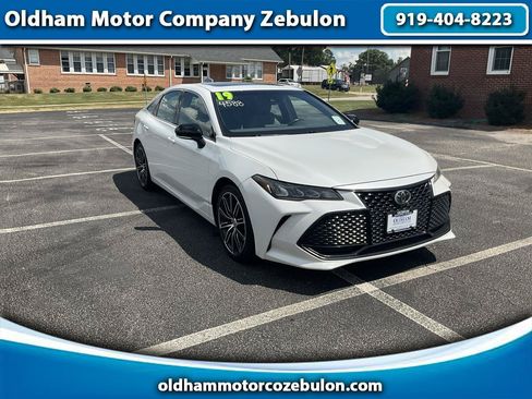 Used 2019 Toyota Avalon XSE w/ Carpet Mat Package FWD image 1